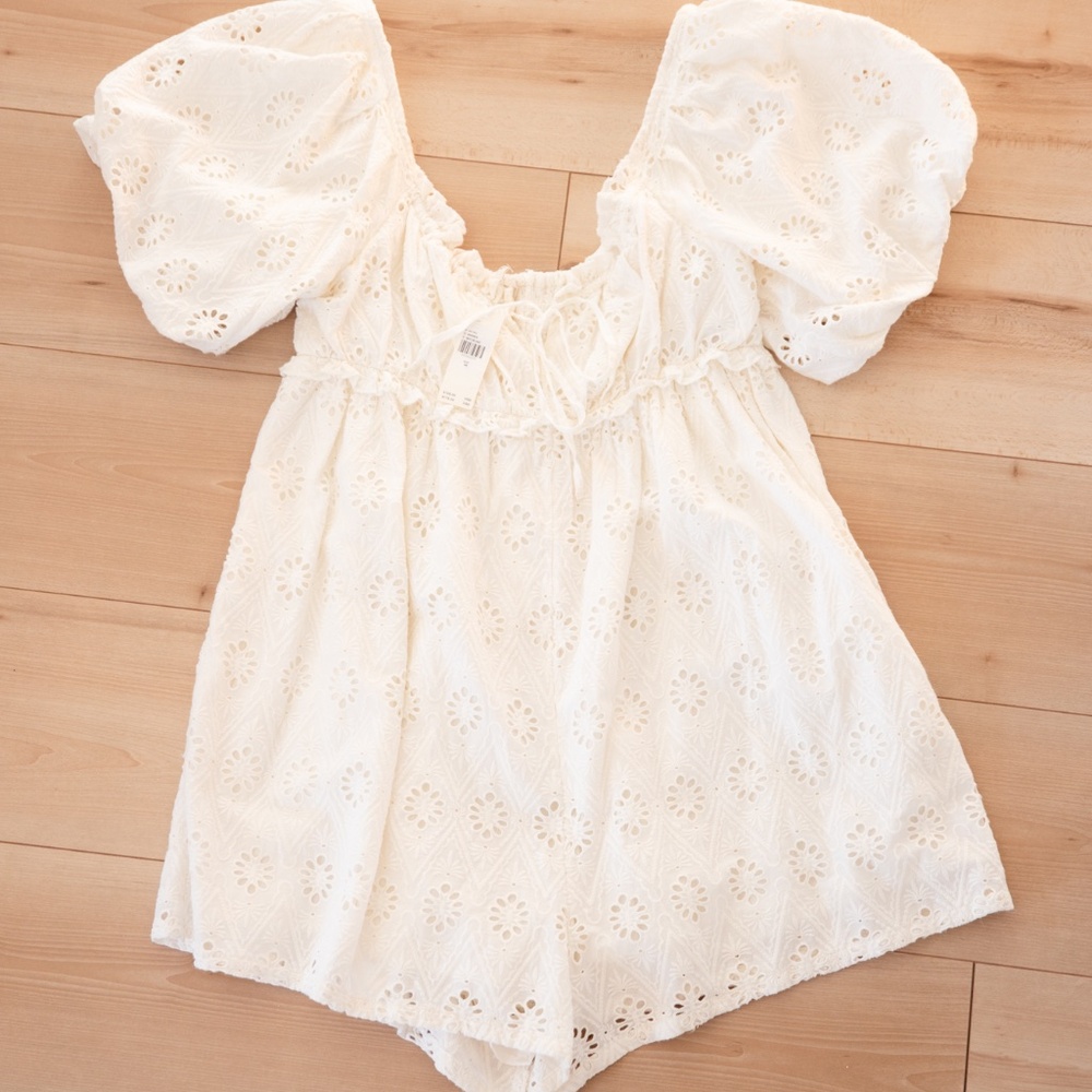 Pilcro Anthropologie Women’s Eyelet Puff Sleeve Romper Size M NWT